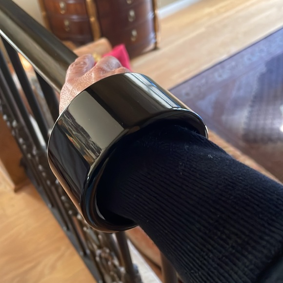 NWT Giorgio Armani Cuff Wide Resin Statement Bangle - Picture 4 of 8